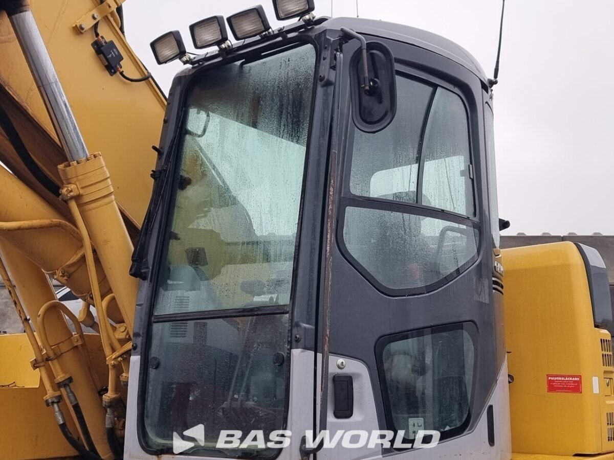 Komatsu PC228 US LC Raupenbagger – Bild 12