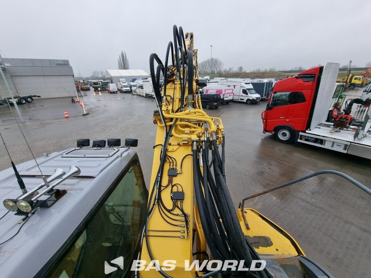 Komatsu PC228 US LC Raupenbagger – Bild 13